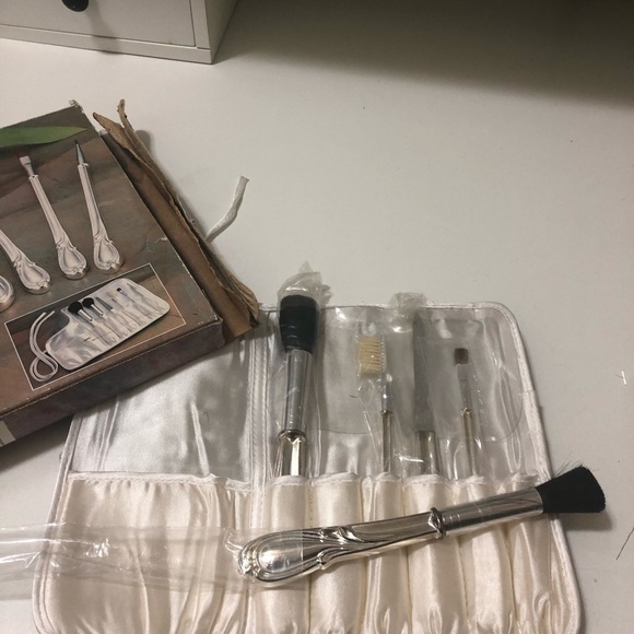 Silverplated Vanity set in pouch 6 pcs - Picture 3 of 8